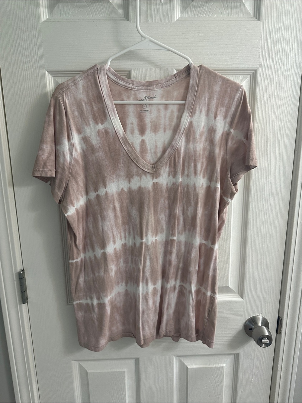 Universal Thread Women's V-Neck Tie-Dye Tee - Blush Taupe
